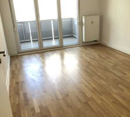 Schöne 2-Zi. Wohnung mit EBK und Balkon - WG geeignet!