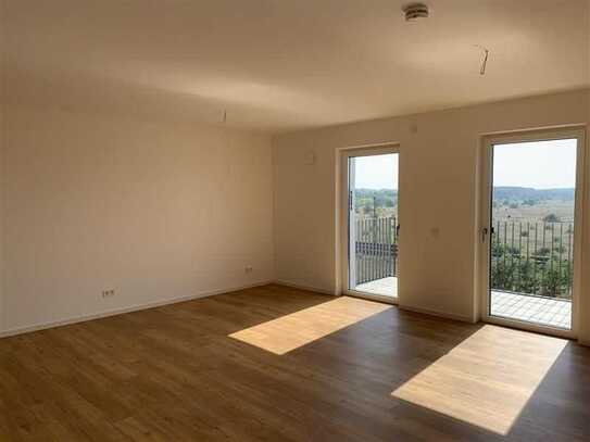 Geräumige 3-Zimmer-Wohnung mit Südbalkon und Einbauküche zum Erstbezug!