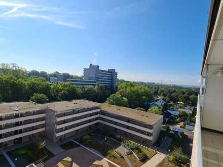 Sonnige 98 qm Penthouse-Wohnung mit Balkon und offener Einbauküche in Kerpen-Türnich