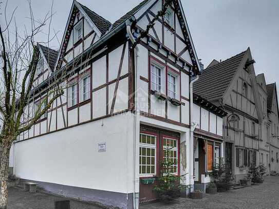 "Zeitloser Charme trifft Potential:" Historisches Reiheneckhaus in Unkels Altstadt