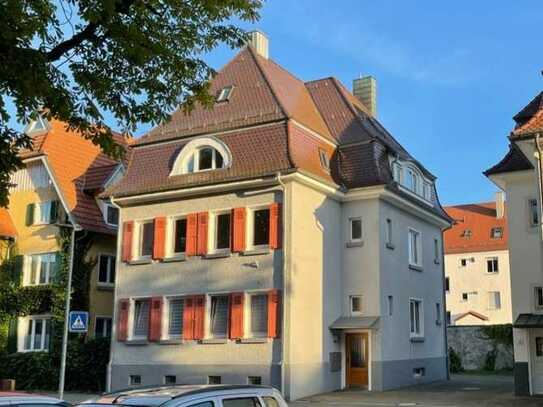 Bodensee : Werthaltige Historische Villa: 3 Wohn/Gewerbeeinheiten plus Dachgeschoss