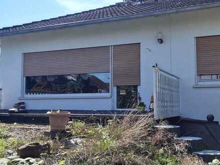 Geschmackvolle 2,5-Raum-Erdgeschosswohnung mit Balkon und EBK in Groß-Gerau