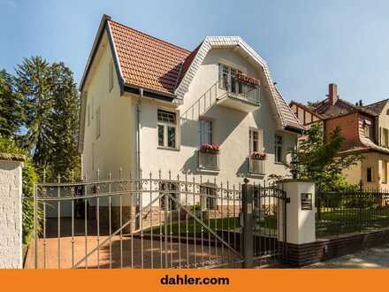 Elegante Landhausvilla in exklusiver und ruhiger Lage von Berlin-Wannsee