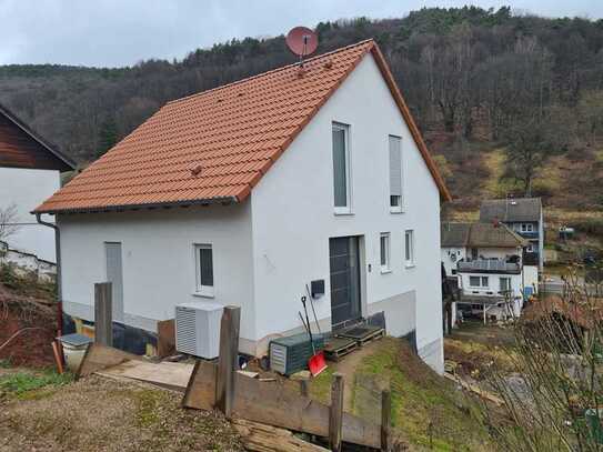 Energetisches Einfamilienhaus mit ELW guter Lage