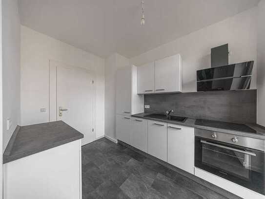 Außen Gründerzeit & Innen Neubau I Tageslichtbad mit Wanne I Einbauküche