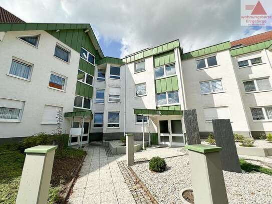 2-Raum mit Balkon, Tiefgarage und Stellplatz!