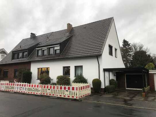 Große Doppelhaushälfte in Stadtwald Nähe