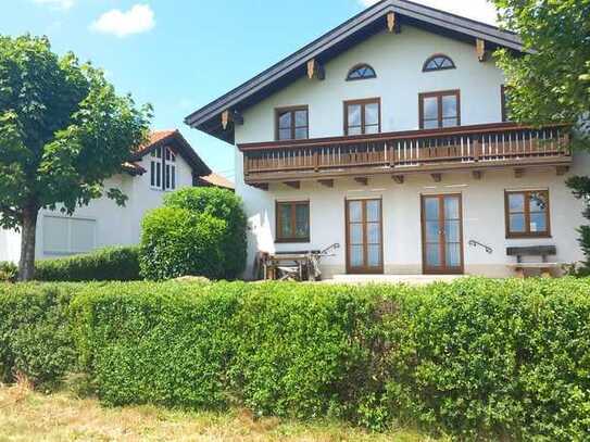 Großzügiges Einfamilienhaus mit Bergblick in ruhiger Lage