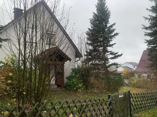 Günstiges 3-Zimmer-Einfamilienhaus mit großem Garten in Mähring