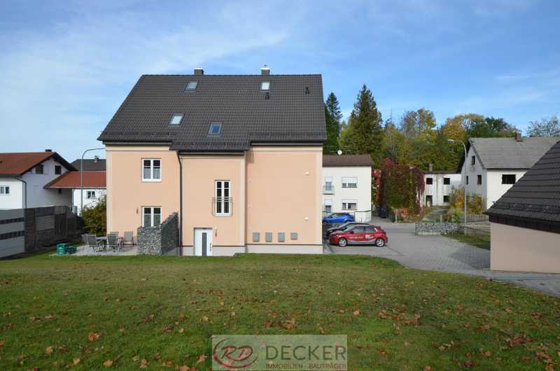                                                               Maisonette mit Stil &ndash; Wintergarten-Feeling im DG ++Decker Immobilien++                                                       in Velden (Nürnberger Land)