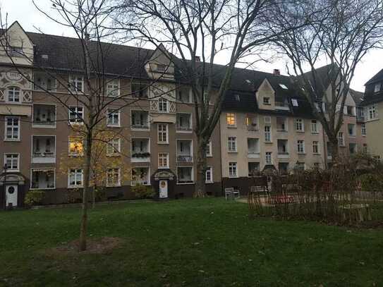 ++ Nette Nachbarn gesucht ++
"Sanierte Altbau-Wohnung im Luisenhof"