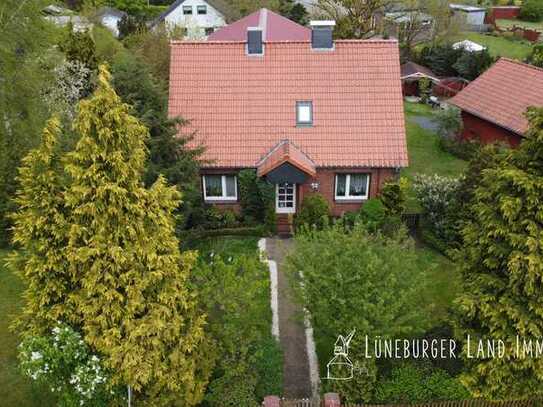 „Raus auf´s Land“ - Einfamilienhaus mit Nebengebäuden auf großem Grundstück in Südergellersen