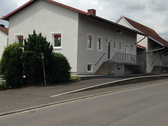 Loft, 2-Zimmer-Hochparterre-Wohnung 90 m²