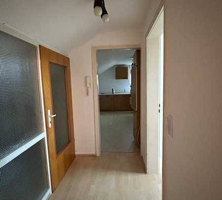 2-Zimmer DG-Wohnung mit Keller