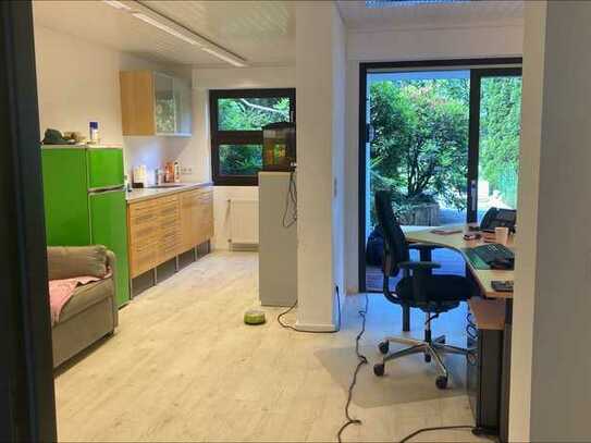 Büroräumlichkeit in Solingen / Mobiliert mit Küche Schreibtisch etc...