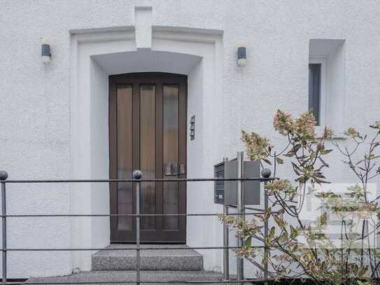 Einfamilienhaus mit Einliegerwohnung und großem Garten in Düsseldorf - Eller!