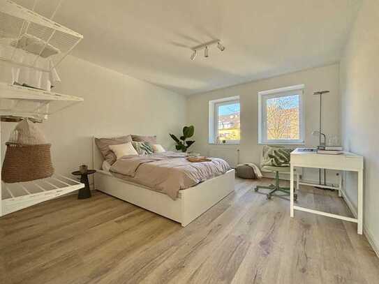 Frisch saniert & sofort bezugsbereit: Stilvolles 1-Zimmer-Apartment in Köln-Mülheim wartet auf Sie!