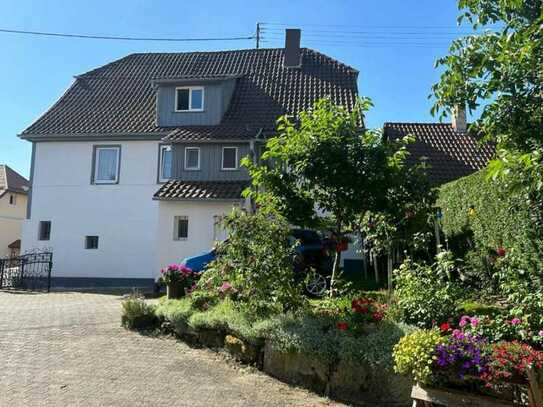 Gepflegtes 3 Familienhaus mit 2300qm Grundstück