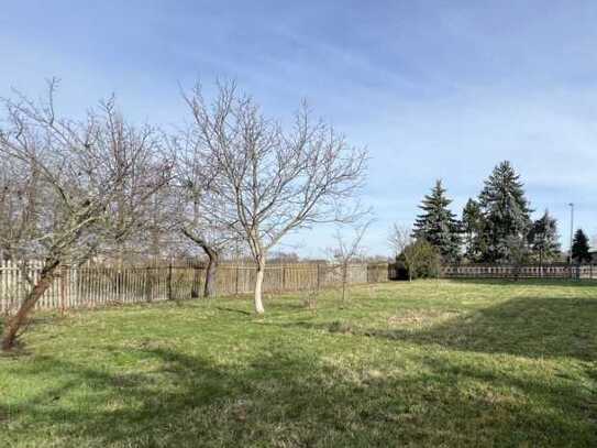 Wohnbaugrundstück mit Wochenendbungalow in Beucha zum Verkauf