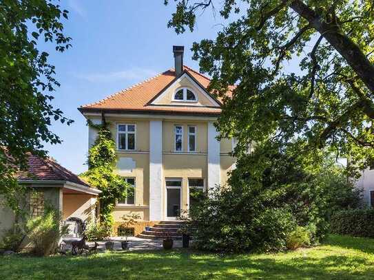 Traumhaftes Stadthaus mit Gewerbeeinheit in bester Lage von Gauting