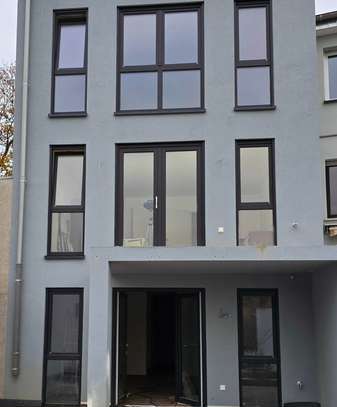 Maisonettewohnung mit 4 Zimmern, Balkon, Stellplatz und Einbauküche