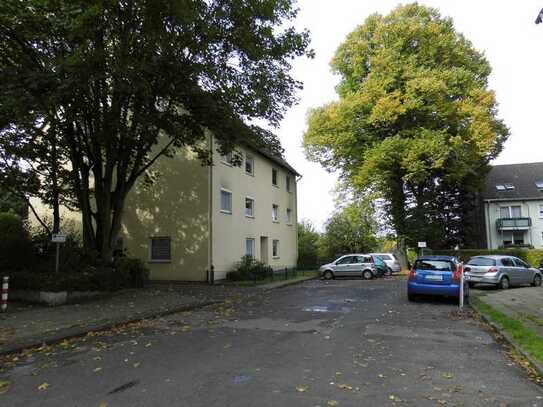 In ruhiger Wohnlage. Gepflegte 2-Zimmer Dachgeschosswohnung.