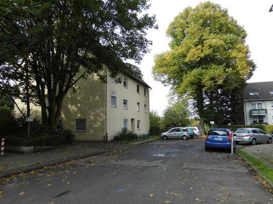 In ruhiger Wohnlage. Gepflegte 2-Zimmer Dachgeschosswohnung.