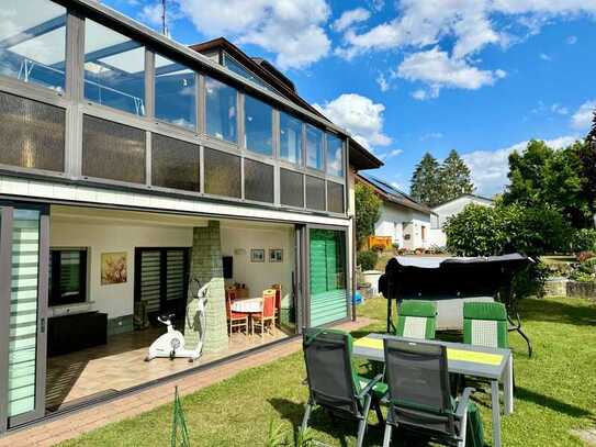 🍀🏡Mehrfamilienhaus oder Eigenheim / 3 Wohnungen Garten / Wintergarten / Terrasse / Garage