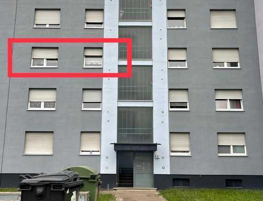 Zentrale 3 Zimmer Wohnung mit Balkon zu vermieten.