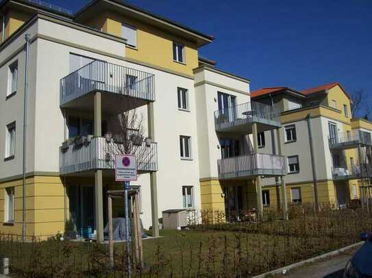 Lichterfelde-West 4 Zimmer möbliert mit Tiefgaragenstellplatz und Balkon