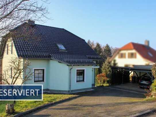 Modernisiertes Einfamilienhaus auf Hanggrundstück in Südausrichtung