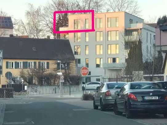 Neuwertige 2-Zimmer-Penthouse-Wohnung mit geh. Innenausstattung mit Dachterrasse, in Heilsbronn