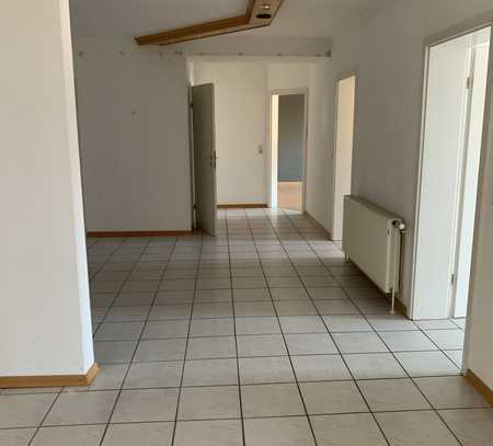 Große 3-Raum-Wohnung für 2 Personen mit Nordbalkon in Rodenberg