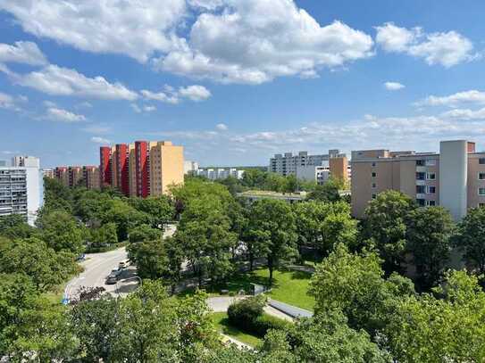 Kapitalanlage mit Ausblick: Geräumige 1,5 Zi.-Whg. mit Balkon; Alpenblick; ideale ÖPNV-Anbindung