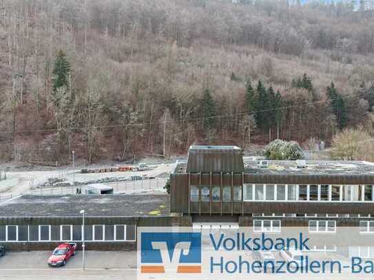 Vielseitig nutzbare Gewerbeimmobilie mit Garagen