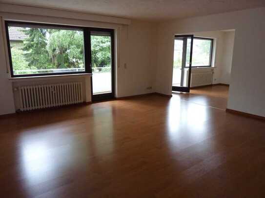 Alfter/Stadtgrenze Bonn-Lessenich/Duisdorf: Ruhige 4-Zimmer-EG-Wohnung mit großem Sonnenbalkon