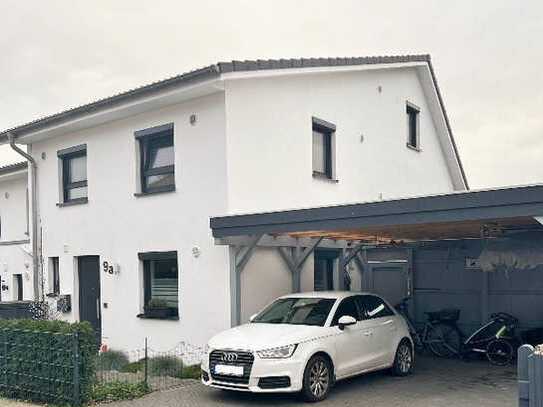 Reihenendhaus mit exquisiter Ausstattung und Doppel-Carport in begehrter Wohnlage