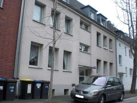 Schöne kleine 3-Raum-Wohnung in einem ruhigen und gepflegten Wohnhaus in Duisburg-Hamborn.