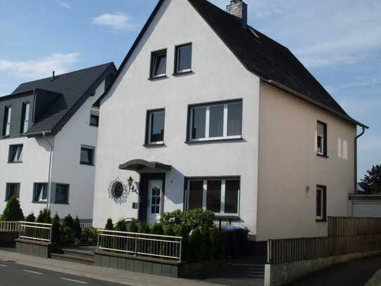 Andernach, schöne Wohnung mit Garage+2 Stellplätzen