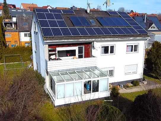 Attraktives Mehrfamilienhaus mit drei Wohneinheiten, Solaranlage und Photovoltaik, Doppelgarage