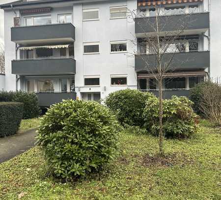 Balkon und Garage inklusive, gepflegte 2 Zimmer Wohnung am Eller Schlosspark