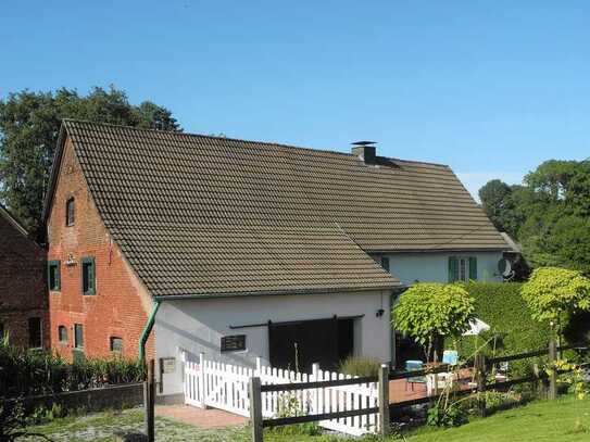 Bauernhaus (Denkmalschutz) mit Resthof und Potential für Pferdehalter und Handwerker