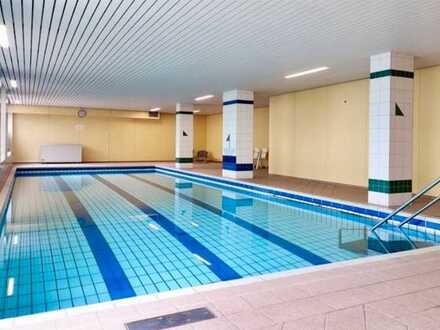 Möblierte Wohnung in Ruhelage mit 2 Balkonen und Wellnessoase: Schwimmbad und Sauna inklusive!