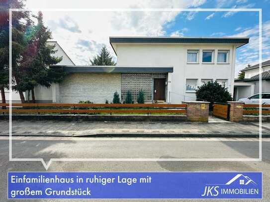 Einfamilienhaus in ruhiger Lage mit großem Grundstück