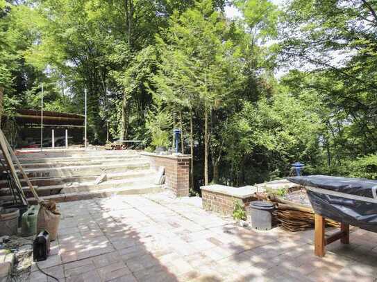 Großes Gartengrundstück mit Pool und Terrasse in Toplage von Stuttgart