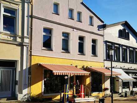 Geschäftshaus mit 2 Wohnungen - 1A Innenstadtlage