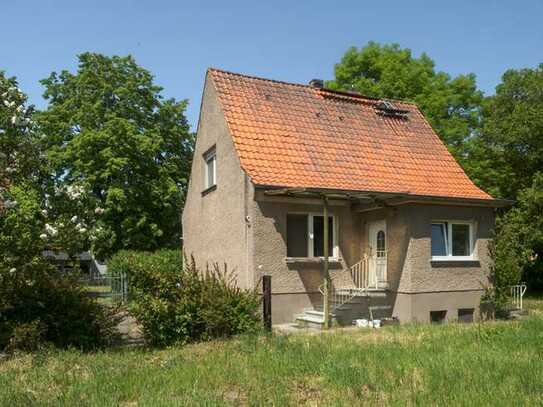 TOP! Einfamilienhaus, Waschhaus und Stallungen auf ca. 7.060 m2 Grundstück.