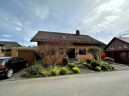 freist. Einfamilienhaus mit Einliegerwohnung in Bergneustadt! Raumwunder mit 177m² + ausgebautem DG