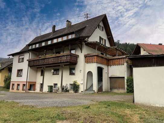 3-Familienhaus mit Potential in Enzklösterle