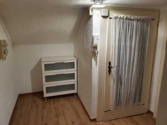 Schöne 2-Zimmer-Dachgeschosswohnung mit EBK in Memmingerberg